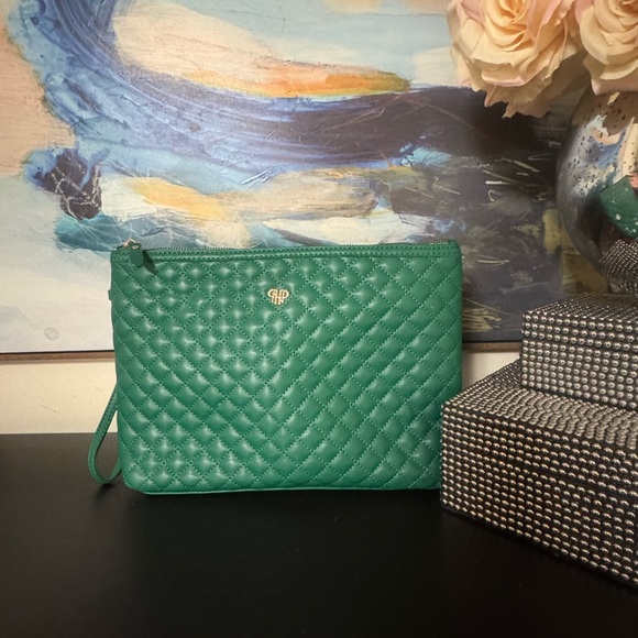 Green Quilted Pouch - Picture 2 of 7